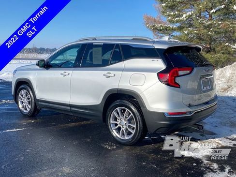 Used 2022 GMC Terrain SLT w/ LPO, Floor Liner Package image 5