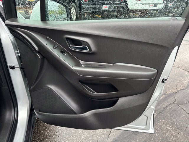 Used 2019 Chevrolet Trax LT w/ LT Convenience Package AWD/4WD image 26