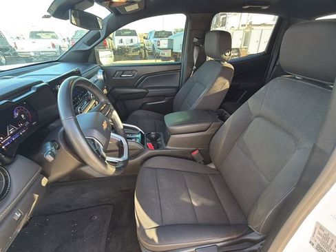 Used 2024 Chevrolet Colorado LT w/ LT Convenience Package image 18