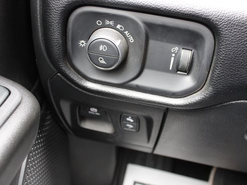 Certified 2025 RAM 1500 Lone Star AWD/4WD image 19
