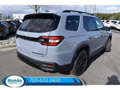 New 2026 Honda Pilot Black Edition image 7