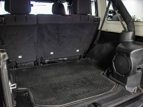 Used 2013 Jeep Wrangler Unlimited Sahara w/ Dual Top Group AWD/4WD image 19