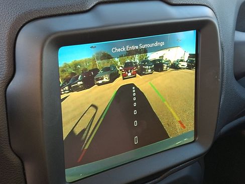 Used 2023 Jeep Renegade Trailhawk image 19