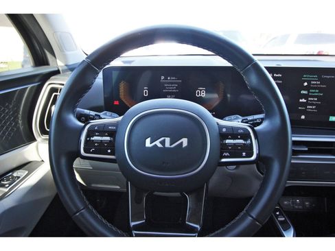 Used 2024 Kia Sorento EX image 16