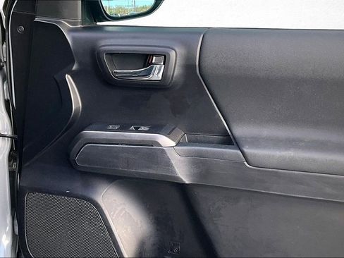 Used 2021 Toyota Tacoma TRD Off-Road w/ Technology Package image 23