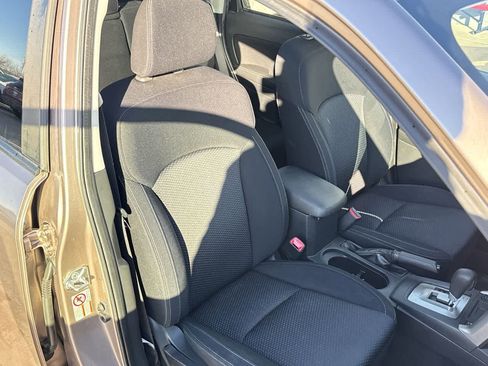 Used 2016 Subaru Forester 2.5i Premium w/ All-Weather Package image 20