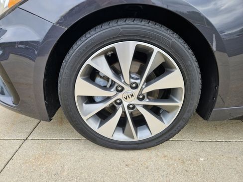 Used 2019 Kia Optima S image 14