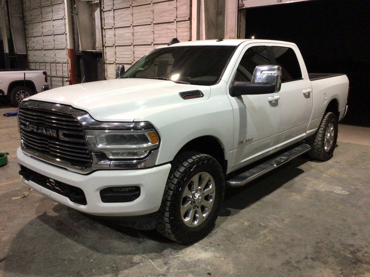Used 2023 RAM 2500 Laramie AWD/4WD image 3
