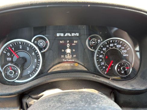 Used 2023 RAM 1500 Big Horn AWD/4WD image 3