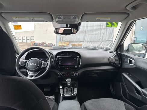 Certified 2022 Kia Soul S image 24