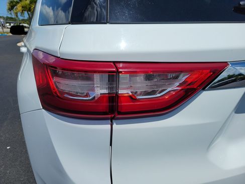 Used 2018 Chevrolet Traverse LS w/ LPO, Cargo Package AWD/4WD image 12