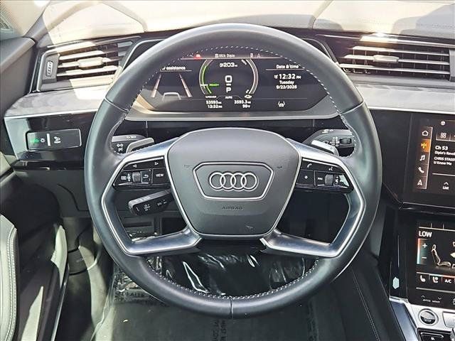 Used 2021 Audi e-tron Premium Plus w/ Premium Plus Package AWD/4WD image 13