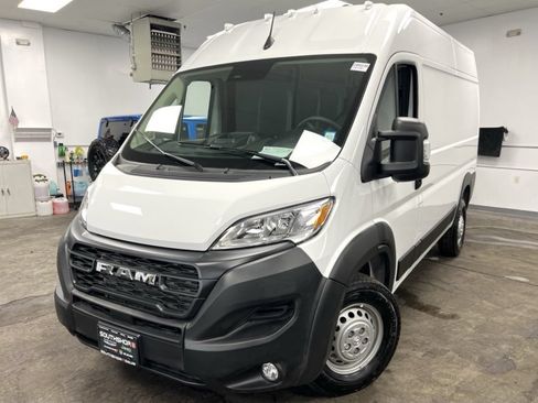 Used 2024 RAM ProMaster 1500 w/ Convenience Group FWD image 3