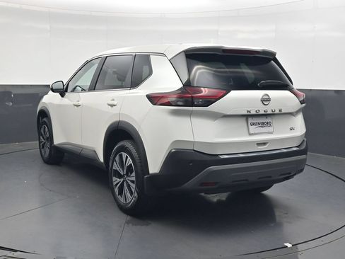 Used 2023 Nissan Rogue SV FWD image 7