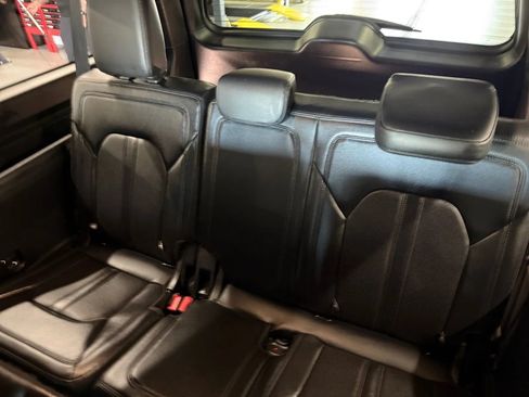 Used 2021 Ford Expedition Max Limited AWD/4WD image 27