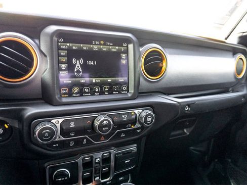 Used 2021 Jeep Gladiator Mojave image 23