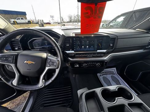 Used 2022 Chevrolet Silverado 1500 LT image 13