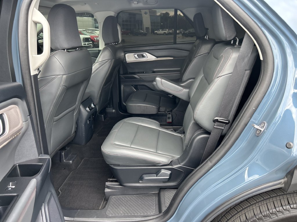 Used 2025 Ford Explorer Active w/ Active Comfort Package AWD/4WD image 14