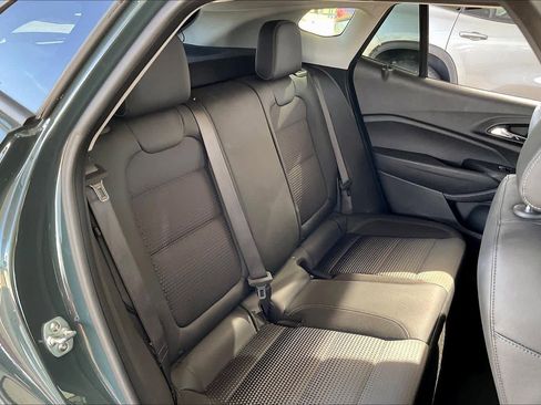 Certified 2025 Chevrolet Trax LT image 18