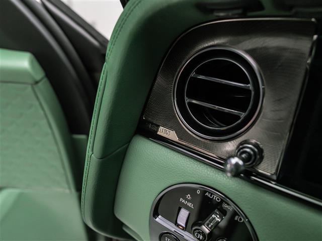 Used 2025 Rolls-Royce Cullinan AWD/4WD image 36