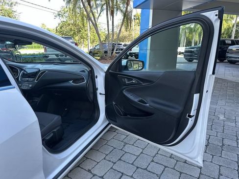 Used 2025 Chevrolet Malibu LT FWD image 23