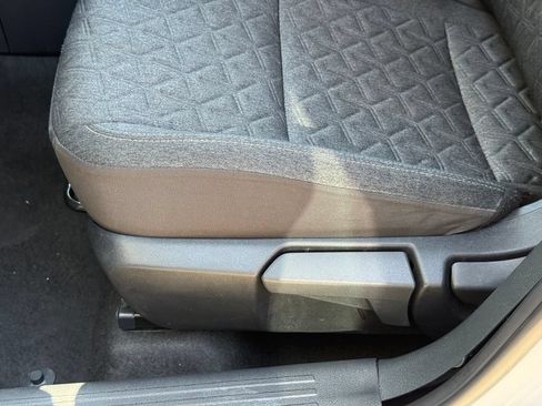 Used 2025 Nissan Kicks SV FWD image 8
