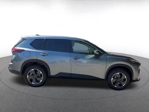 Used 2025 Nissan Rogue SV AWD/4WD image 8