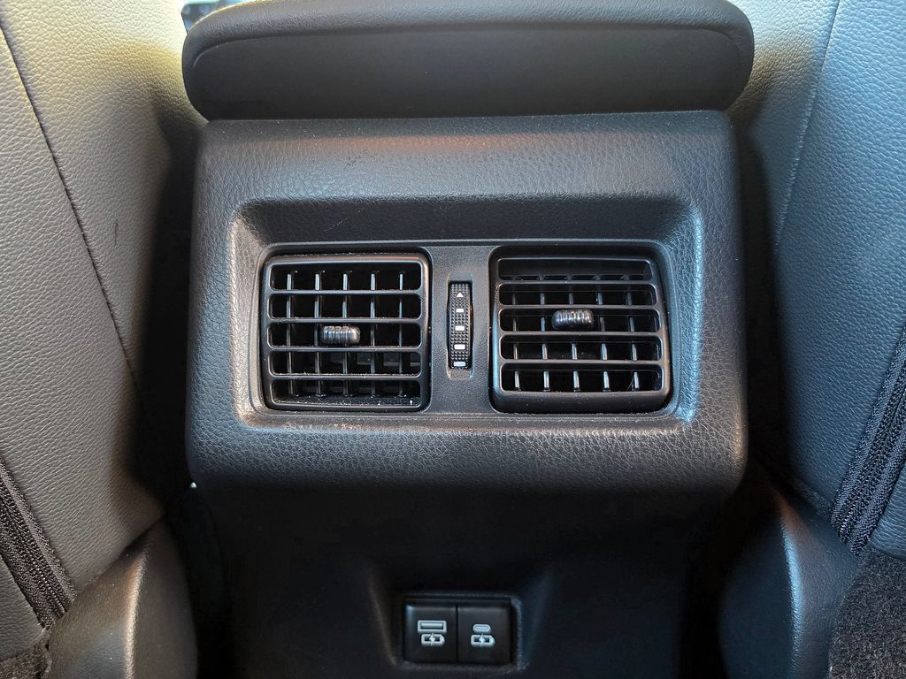Used 2025 Toyota Camry SE FWD image 50