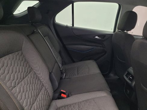 Used 2018 Chevrolet Equinox LT image 19