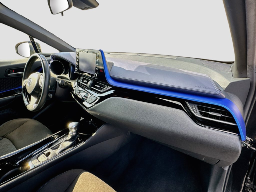 Used 2020 Toyota C-HR XLE FWD image 32