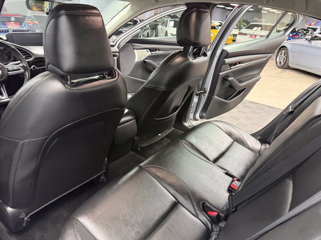 Used 2020 MAZDA MAZDA3 Sedan w/ Preferred Package FWD image 40