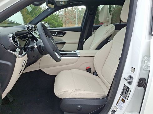 Used 2026 Mercedes-Benz GLC 300 4MATIC image 8