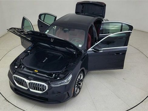 Used 2024 BMW i5 eDrive40i w/ Premium Package image 83