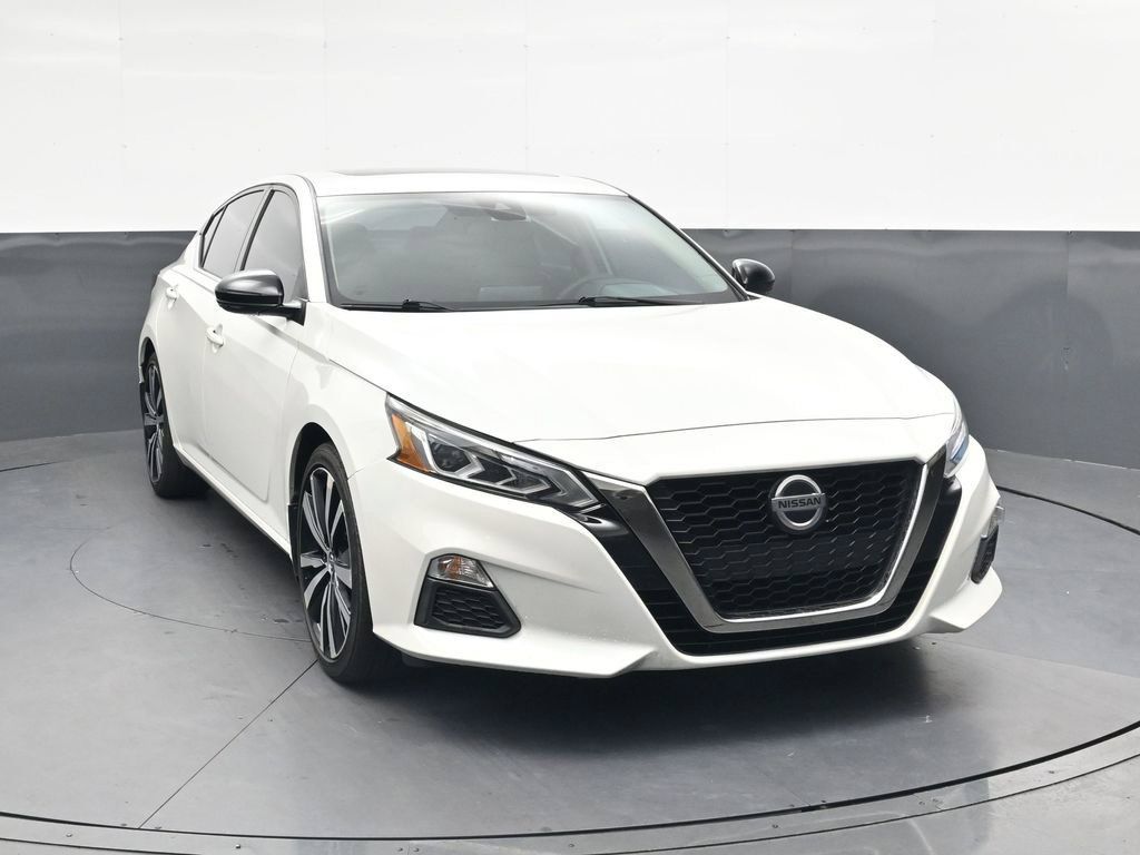 Used 2021 Nissan Altima 2.5 SR w/ SR Premium Package FWD image 2