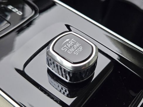 New 2026 Volvo XC90 B6 Ultra image 23