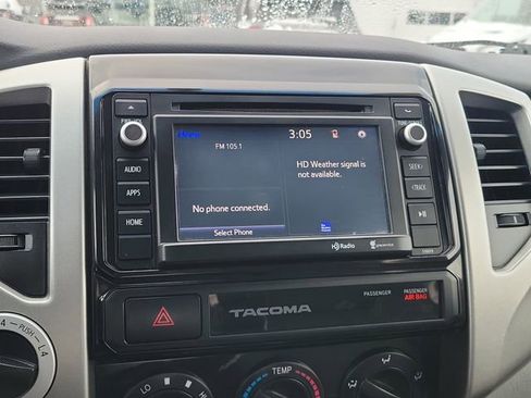Used 2015 Toyota Tacoma 4x4 Access Cab V6 image 18