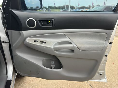 Used 2010 Toyota Tacoma PreRunner RWD image 28
