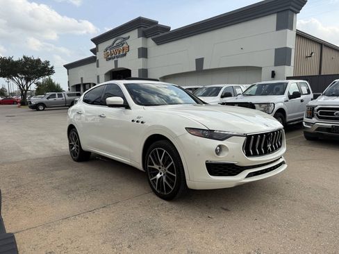 Used 2022 Maserati Levante GT AWD/4WD image 43