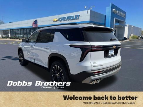 New 2026 Chevrolet Traverse LT w/ Sun and Wheel Package FWD image 7