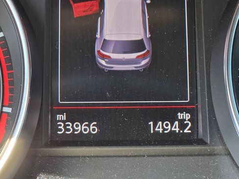 Used 2018 Volkswagen GTI SE FWD image 21