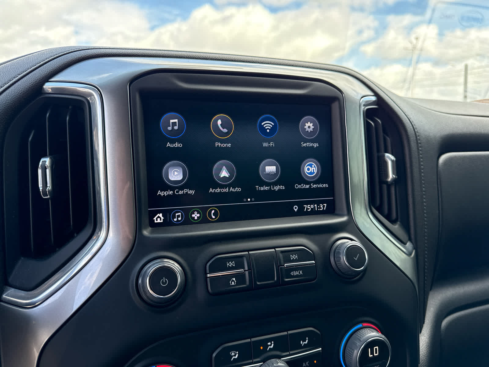 Certified 2022 Chevrolet Silverado 1500 RST AWD/4WD image 16