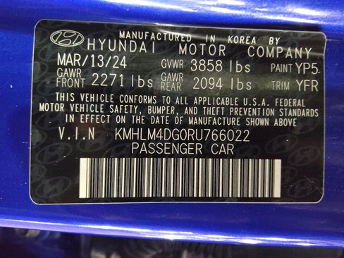 Used 2024 Hyundai Elantra SEL image 33