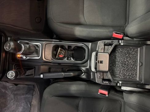 Used 2023 Jeep Wrangler Unlimited w/ Cold Weather Group AWD/4WD image 34