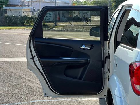 Used 2019 Dodge Journey SE w/ Premium Group FWD image 36