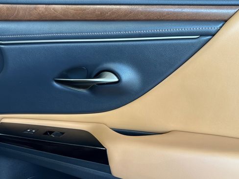 Certified 2025 Lexus ES 350 w/ Premium Package FWD image 21