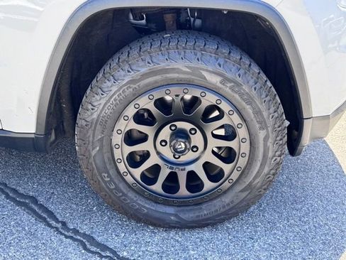 Used 2015 Jeep Grand Cherokee Limited AWD/4WD image 14