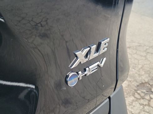 Used 2025 Toyota RAV4 XLE AWD/4WD image 8