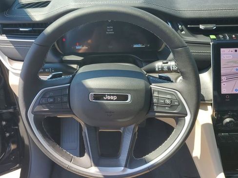 New 2025 Jeep Grand Cherokee Limited w/ Black Appearance Package image 28