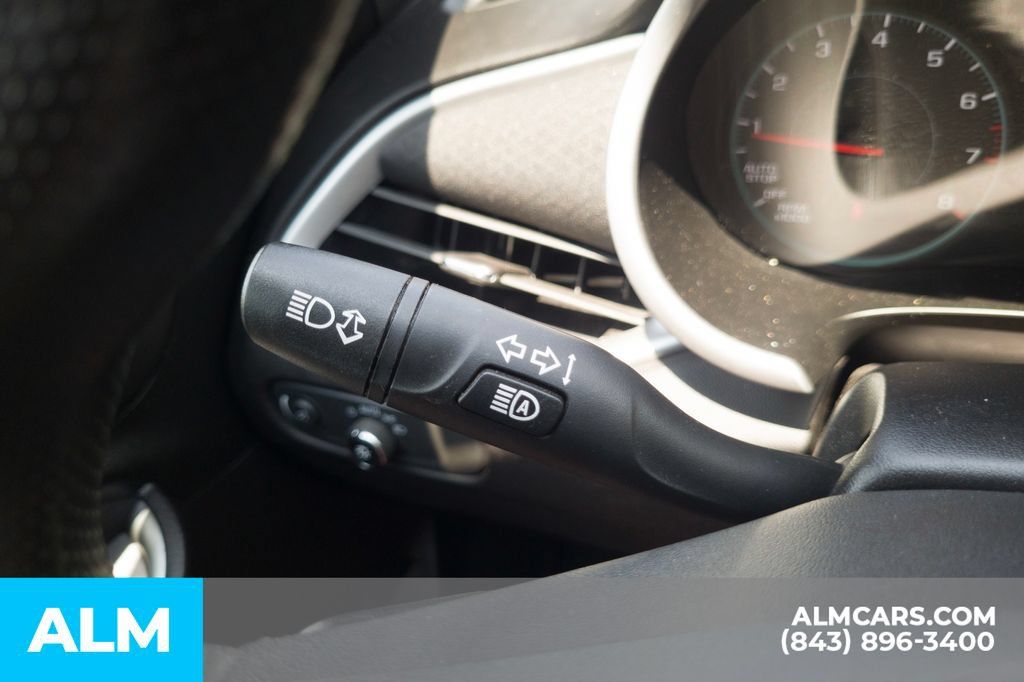 Used 2024 Chevrolet Malibu LT FWD image 32