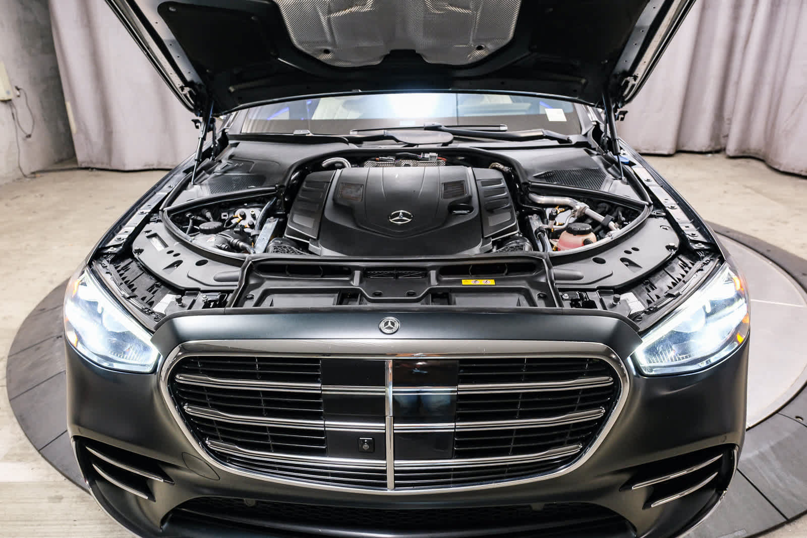Used 2022 Mercedes-Benz S 580 4MATIC Sedan w/ AMG Line Package image 30